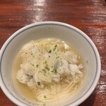 割烹 隆 - お昼のコース９６８０円。淡路の鱧と玉葱の煮麺。少し身体が冷えてくるタイミングでの煮麺です。とても美味しかったです（╹◡╹）