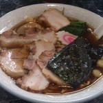 かまや食堂 - 脇バラ肉そば煮玉子入り