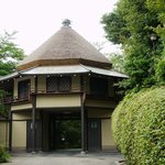 Hyakuraku sou - 門