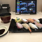 Seto No Matsuri Sushi - ランチのセットはお味噌汁つき