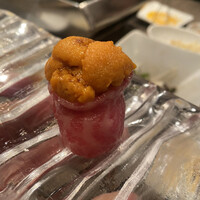 うしごろバンビーナ 恵比寿本店 - ウニ軍艦かな、上の方がオススメ