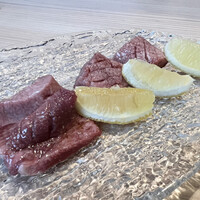 個室 炭火焼肉 本川越 尊 - 