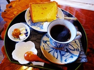 Kafe Kuroudo - 味噌シフォンケーキとコーヒー