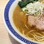 麺屋二代目 弘 - スッキリしたバランスのスープ。