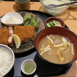 Katsuhana Tei - 黄金豚の特選ロースカツ定食