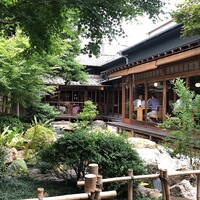 炭焼うな富士 白壁別邸 - 中庭