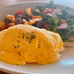 Hula Grill Waikiki - ONO OMELETS〜SEAFOOD OMELET $21