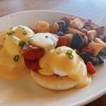 Hula Grill Waikiki - BAO BUN BENEDICTS 〜PORTUGUESE SAUSAGE $18.5