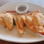 Hula Grill Waikiki - PUPUS〜CRAB&MAKADAMIA NUT WONTONS $18.5