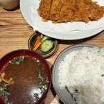 Tonkatsu Akari - ロースかつランチ定食