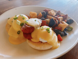 Hula Grill Waikiki - BAO BUN BENEDICTS 〜PORTUGUESE SAUSAGE $18.5