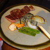 Mazasuo bu kamakura - 葉山牛ステーキ（ミディアムレア）。付け合わせはいくらかすでに食べちゃっています。