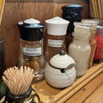 OKINAWA SOBA EIBUN - テーブルの星たち