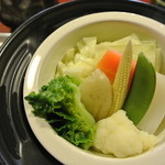 繭玉 - プチヴェール・キャベツ・ヤングコーン等８種のお野菜。柔らかい野菜の甘味が良い！