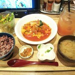 ととと - 若鶏toカラフル野菜noトマトソースお盆1089円