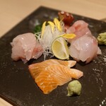 酒と料理　戸塚駅横研究所 - 鮮魚盛合せ2人前(¥2,760)