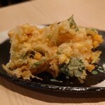 酒と料理　戸塚駅横研究所 - とうもろこしのかき揚げ(¥680)