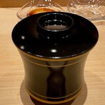 鮨処 池上 - 赤出汁の椀