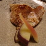 亀の井別荘 - ノドグロ