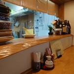 お料理ひろせ - 3席のみのカウンター。