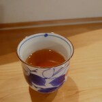 お料理ひろせ - もちろん熱々のお茶。これもまた旨い。