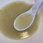はかたや 筑紫通店 - スープは若干透き通っていて味はしっかりしています