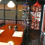 繭玉 - 本日の席。窓際は人気席で予約が取れませんでした。