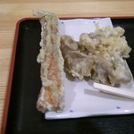 本格さぬきうどん　穂乃香 - 天ぷら(ちく天・舞茸)　訪問日　2013・3・20　