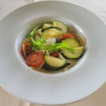 アル・ケッチァーノ  - ◆烏賊とミニトマトとズッキーニのオイルソーススパゲティーニ