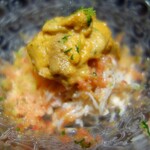 ぬま田 - 【先付け】  ①毛ガニ　ムラサキウニ　削った静岡のトマト