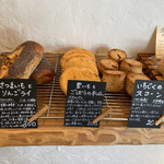 天然こうぼぱん とことこ - 黒いカードは、月替りのパンなりねヽ(´o｀；