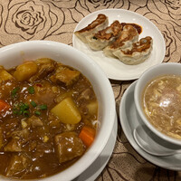 天津飯店 本店 - 特製カレー＆焼き餃子
