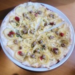 TRATTORIA La Wasabi - 具材もたくさんのっています。