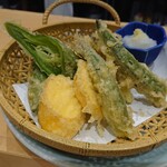宮城の魚と赤酢のお寿司 魚が肴 - 夏野菜の天ぷら盛り合わせ
