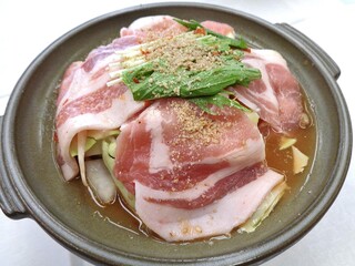 koshitsuenkaijouechigomarumatsu - 四つ葉ポークの陶板焼き 豆乳ピリ辛仕立て