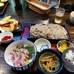 志楽亭 - フライドポテト、ネギトロ丼とそば　冷　とろろ芋あとからきたので、写真ない、