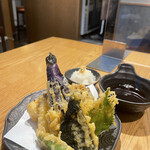 石挽き十割蕎麦 玄盛 - 野菜天ぷら盛り合わせ