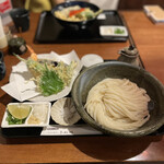 饂飩とお酒 からほり きぬ川 - 天盛り生醤油＋麺大盛