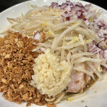 豚風。 - 限定『Paloude aubeurre』（1,200円）＋汁無し（80円）、ニンニクコール