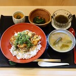 Shushi Mon - 名物 ねぎあな丼(1,430円)
                        小松菜のお浸し･もずく酢･冷製茶碗蒸し付き