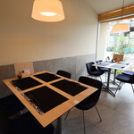 すし大 - テーブル席