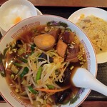 Touka Mura - 豚角煮と野菜ラーメン+半炒飯
