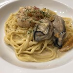 カンピオーネ - ウニ、牡蠣、海老のクリーム生パスタ　1600円