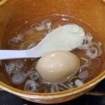 塩そば専門店 桑ばら - 生シラスの冷やし混ぜそばのスープ