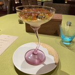 モノリス - とうもろこしのムース、焼きとうもろこし、ウニ、枝豆、コンソメジュレ