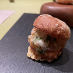 モノリス - スモークサーモン、アボカド、クリームチーズのシューグジェール