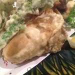 厳選地酒と本格焼酎の店 うみんちゅ - 25.03　広島産カキの天ぷら