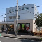 菓子工房 T.YOKOGAWA - ”菓子工房 T.YOKOGAWA 和泉中央本店”の外観。