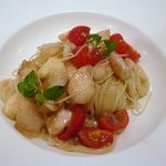 リストランテ ヴォナ フォルトゥーナ - ＜2009年7月＞パスタ：桃とチェリートマトの“冷製カッペリーニ”ミント風味 お皿もきちんと冷やされています