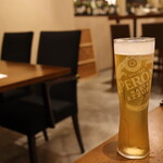 エノテカ ドォーロ - ベローニ ナストロ アズーロ（生ビール）ラージ　638円(2022年7月)